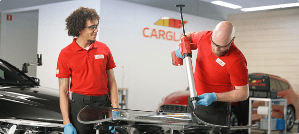 Carglass personeel reparatie auto